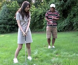 Eager brunette loves sucking hard cock on the golf course