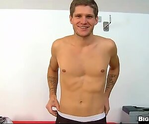 Glazy in faccia sborrata in faccia per stallone